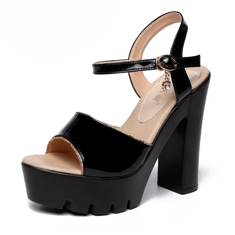 Sandalias de charol con parte  - Building Blocks reseña y precio
